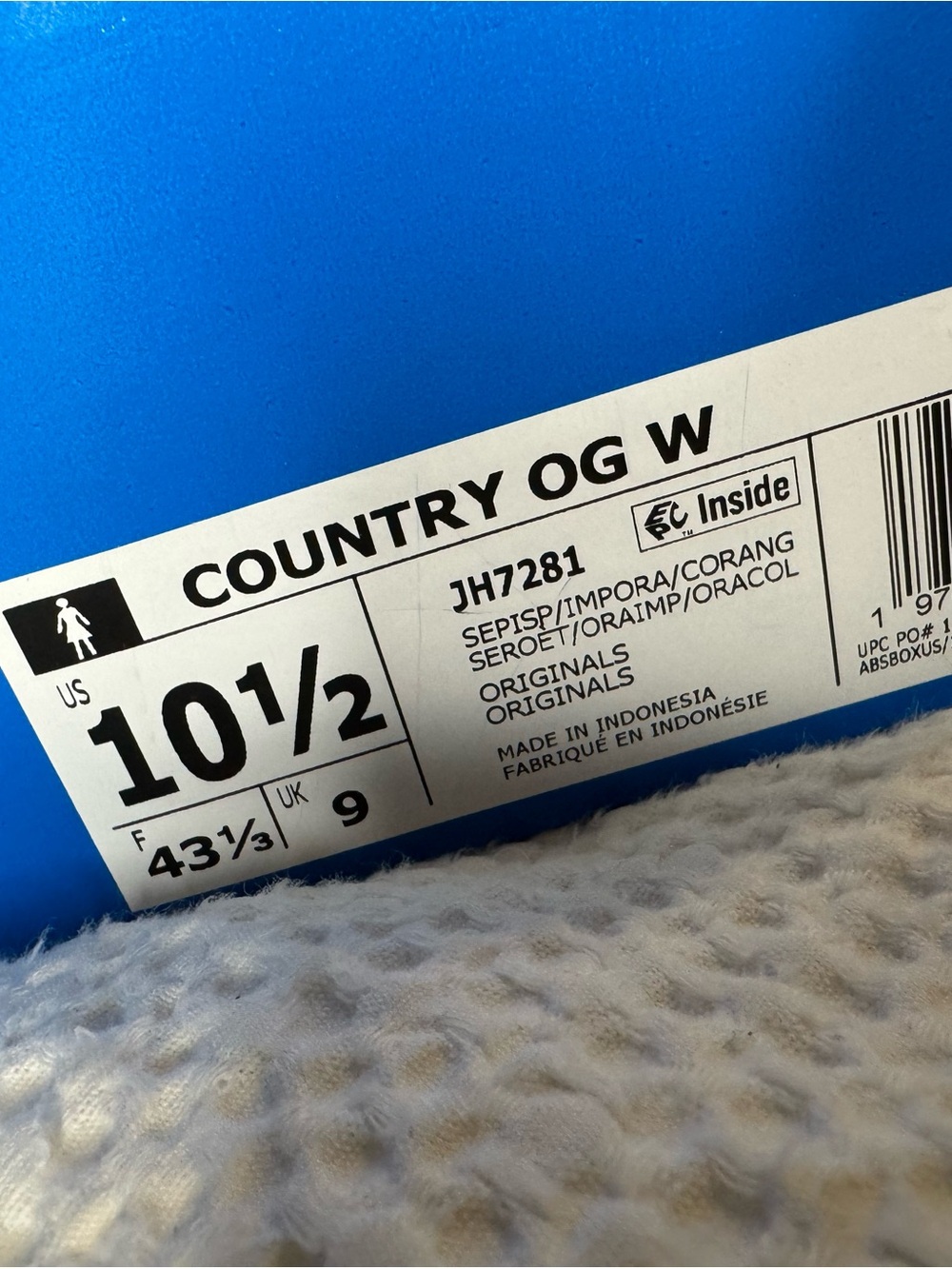 Adidas Women’s Country OG Sneakers - Valentines Lover 2025 - Picture 8 of 16